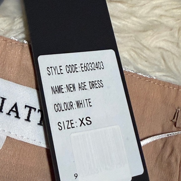 NWT ELLIATT New Age 3D Floral Appliqué Dress in White - Size XS - Picture 8 of 9